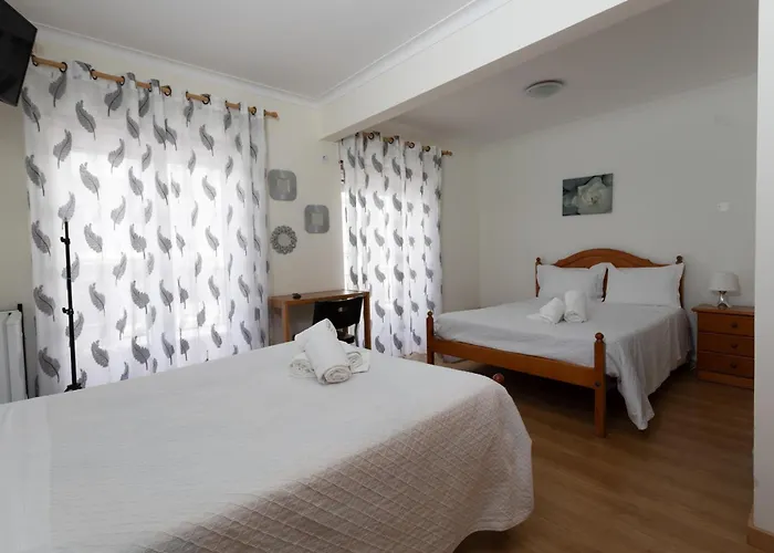 Residencia Salva-vidas לינה וארוחת בוקר נאזרה