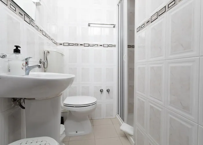 Residencia Salva-vidas 3* נאזרה