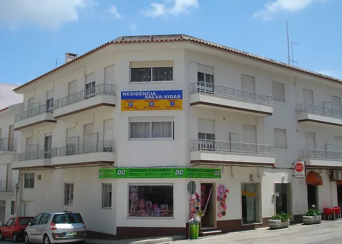 לינה וארוחת בוקר Residencia Salva-vidas נאזרה