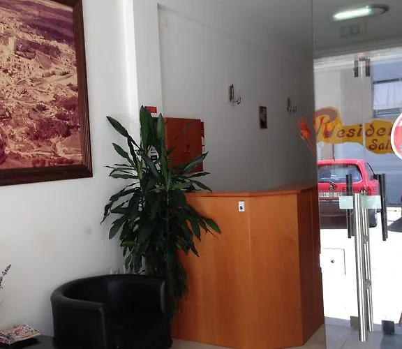 Residencia Salva-vidas לינה וארוחת בוקר